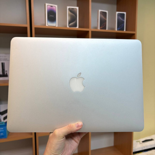MacBook Air 13" Early 2014 i5 4/128Gb (Лот 636)
